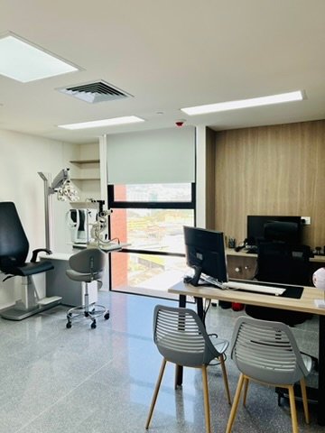 Cuándo conviene un oftalmólogo que también es retinólogo en Medellín